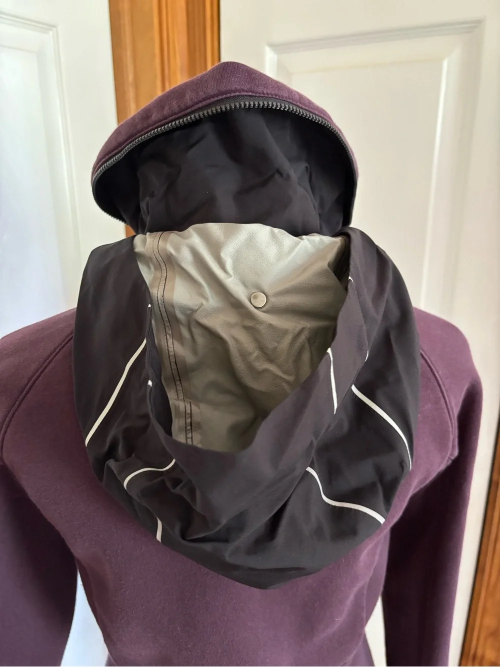 Lululemon &go Destination Hoodie Black Cherry size 4 - Picture 9 of 12